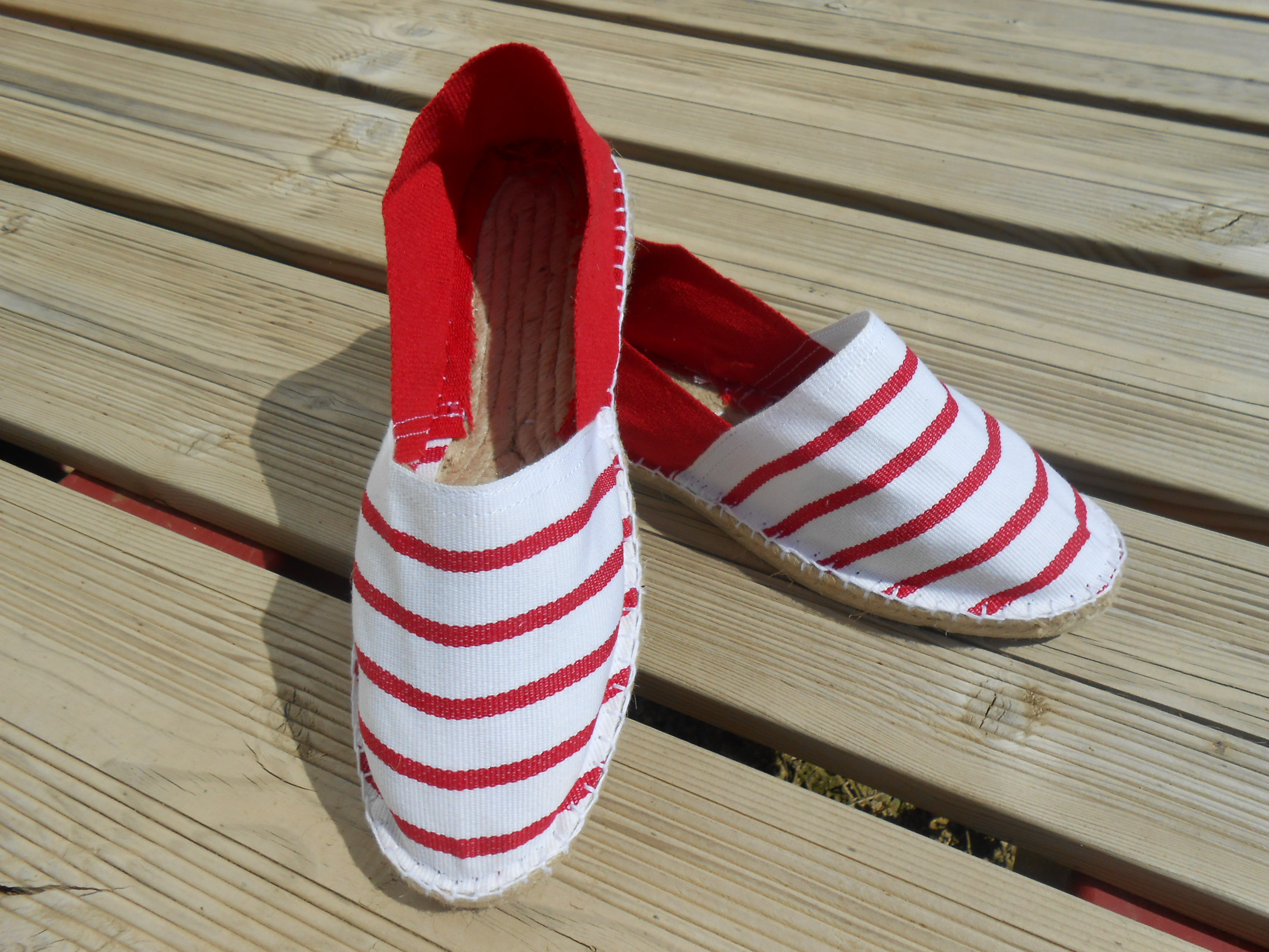 Espadrilles bicolores rayées rouges Taille 37