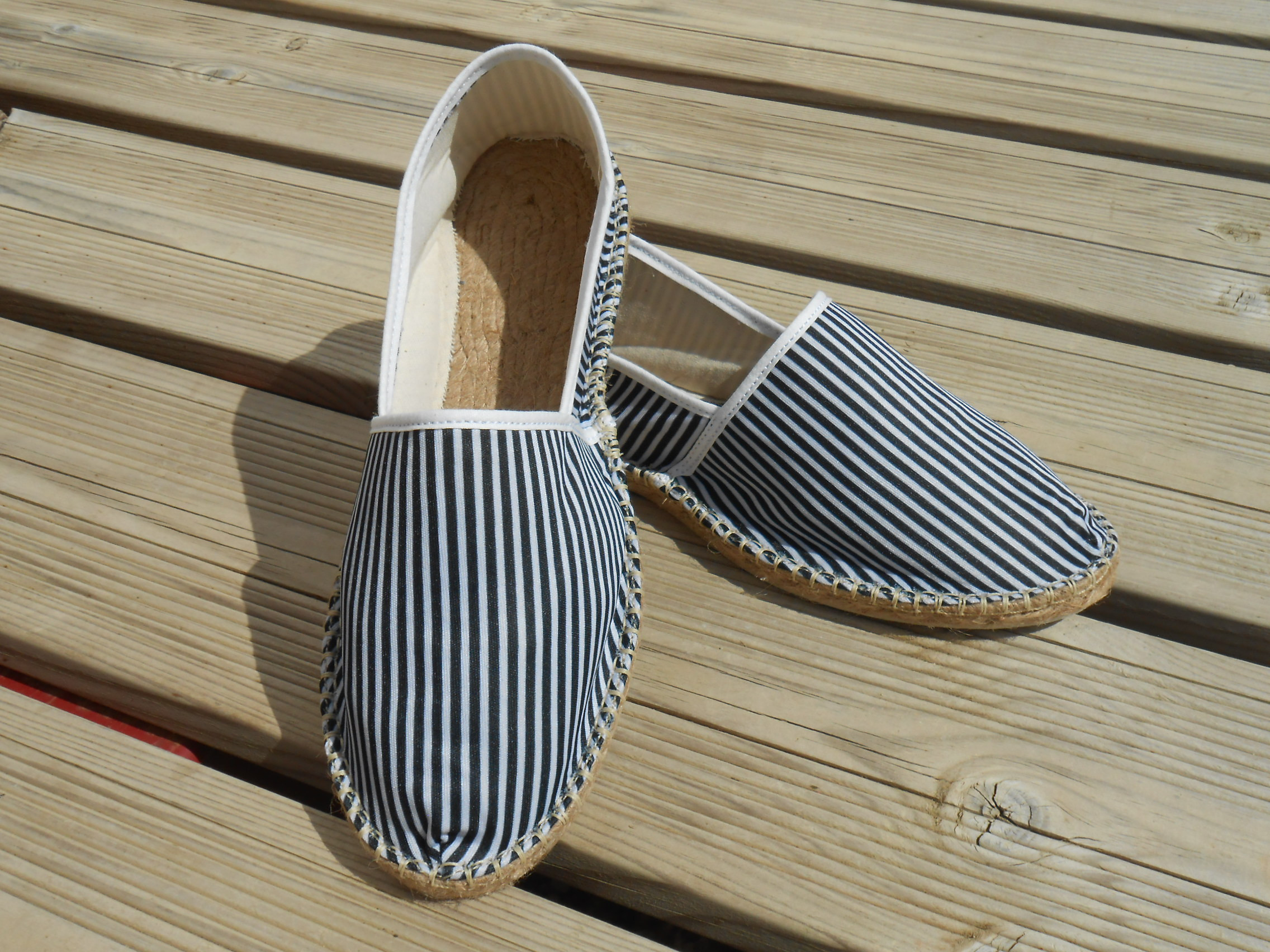 Espadrilles noires et blanches taille 39